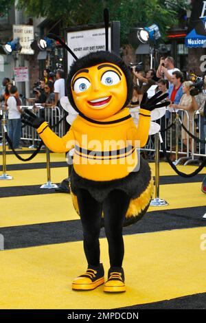 The Bee attends the Los Angeles 'Black & Yellow' premiere of Dreamworks Animation's 'Bee Movie' in Westwood, Calif. 10/28/07. All Stock Photo