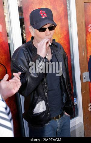 billy bob thornton cigarettes Billy Bob Thornton has a smoke while out and about during the Sundance Film  Festival in Park City, UT. 1/21/09 Stock Photo