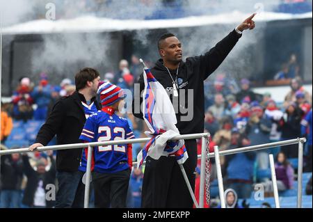 09 Oct. 1994: Buffalo Bills running back Thurman Thomas (34) on the field  before a game against the Miami Dolphins played at Rich Stadium in Orchard  Park, NY. (Photo By John Cordes/Icon