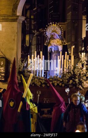 cofrades en la plaza Major, procesion de jueves santo, Palma, Mallorca, Islas Baleares,  España Stock Photo