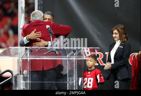 Former Atlanta Falcon Warrick Dunn to be inducted into Ring of Honor