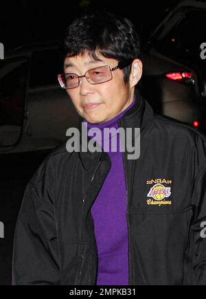 Tiger Woods' mother Kultida 'Tida' Woods uses a cane as she arrives at the Staples Center to watch the LA Lakers vs. Detroit Pistons game. Los Angeles, CA. 01/04/11.    . Stock Photo