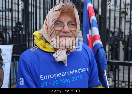 London, UK. 31st January, 2023. Pro-EU campaigners unveil a new banner on the third anniversary of the United Kingdom leaving the European Union. A recent Ipsos poll revealed that 45% of people believed that Brexit is not going as well as they expected. Credit: Eleventh Hour Photography/Alamy Live News Stock Photo