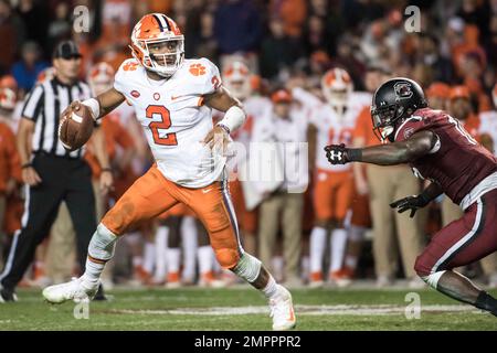 South Carolina linebacker Skai Moore runs the 40-yard dash at the NFL ...