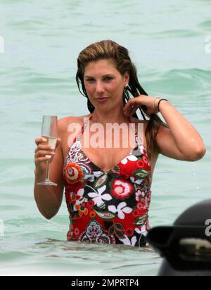 Exclusive!! Hot Latina model and actress Daisy Fuentes enjoys some