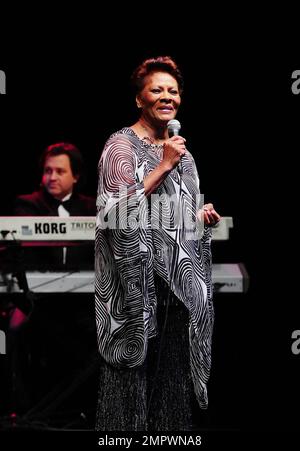Dionne Warwick performs at Hard Rock Live! in the Seminole Hard Rock ...