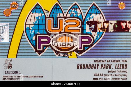 U2 POP MART ツアー　1997年　レモンバルーン PHOTOS: U2 at Autzen Stadium in 1997