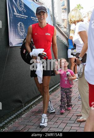 Dara Torres with her daughter at the Chris Evert-Raymond James Celebrity Tennis Tournament at the Delray Beach Tennis Center in Delray Beach, FL. 11/1/08. Stock Photo