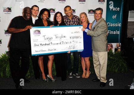 (L-R) Jimmie 'JJ' Walker, Rob Dearstine, Tonya Traylor, Mindy Lane, Michael Yo, Dawn Neils and Adrian Fox attends Face of Classic $100,000 Dream Job at Seminole Casino Hollywood Classic in Hollywood, FL. 23rd August 2011. Stock Photo