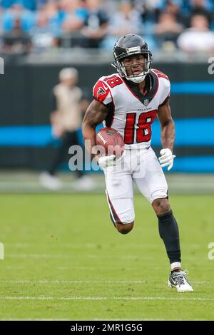 Atlanta Falcons wide receiver Taylor Gabriel (18) warms up before