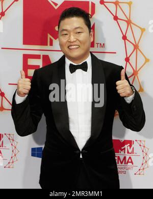 'Gangnam Style' phenomenon Psy takes the Best Video Award at the 2012 MTV Europe Music Awards held at Festhalle Frankfurt in Frankfurt am Main, Germany. 11th November 2012. Stock Photo