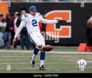 Indianapolis Colts punter Rigoberto Sanchez catches a snap during practice  at the NFL team's football training camp in Westfield, Ind., Monday, July  31, 2023. (AP Photo/Michael Conroy Stock Photo - Alamy