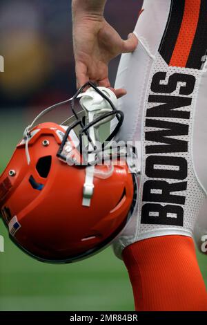 Jacksonville, FL, USA. 29th Nov, 2020. Cleveland Browns long snapper Charley  Hughlett (47) before 1st half NFL football game between the Cleveland  Browns and the Jacksonville Jaguars at TIAA Bank Field in