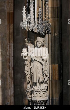 The central portal of the Cathedral of St Martin in Lucca. Lunette ...