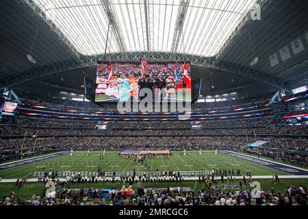 É HOJE! A primeira Watch Party oficial do Miami Dolphins no Brasil! 🐬  🇧🇷⁣ ⁣ Esperamos vocês para uma tarde de muito futebol americano…