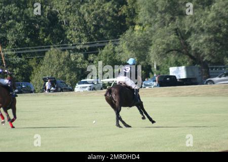 Divot stomp at the Glennon Gallop 2022 Stock Photo - Alamy