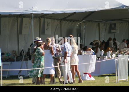 Divot stomp at the Glennon Gallop 2022 Stock Photo - Alamy