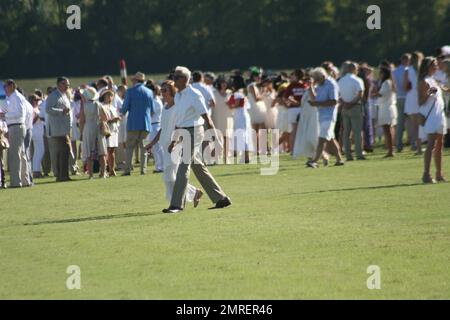 Divot stomp at the Glennon Gallop 2022 Stock Photo - Alamy