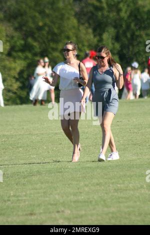 Divot stomp at the Glennon Gallop 2022 Stock Photo - Alamy