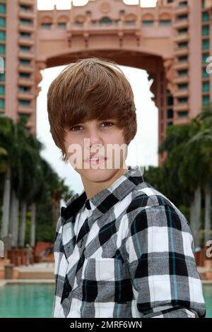 Justin Bieber Spanish Fans: (HQ) Justin in Melbourne posing for pictures | Justin  bieber style, Justin bieber pictures, Justin bieber photoshoot