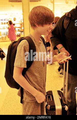 EXCLUSIVE!! Canadian teen pop star Justin Bieber dons some