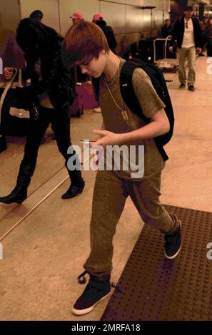 EXCLUSIVE!! Canadian teen pop star Justin Bieber dons some