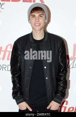 Justin Bieber turns on The Christmas Lights and performs live at