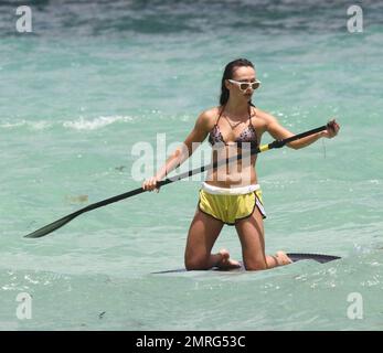 'DWTS' dancer Karina Smirnoff shows off her amazing figure as she takes