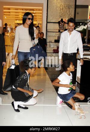 Kimora lee simmons with her daughters ming and aoki hi-res stock