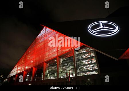 Photo: Falcons introduced at new Mercedes Benz Stadium for Packers game -  AJP2017091723 