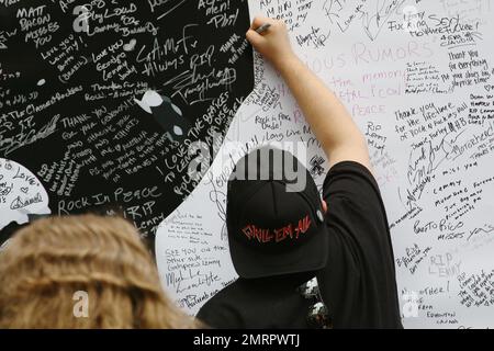 Fans turned out to honor Lemmy Kilmister of Motorhead during his memorial service at the Rainbow Bar and Grill on the Sunset Strip. Los Angeles, CA. 9th January 2016. Stock Photo