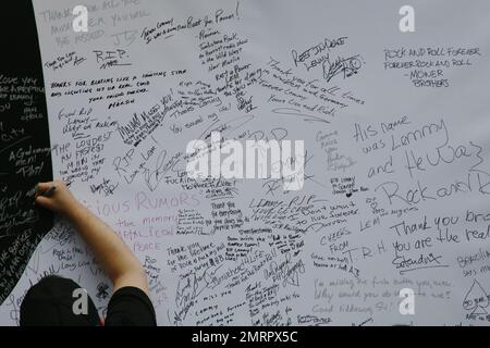 Fans turned out to honor Lemmy Kilmister of Motorhead during his memorial service at the Rainbow Bar and Grill on the Sunset Strip. Los Angeles, CA. 9th January 2016. Stock Photo