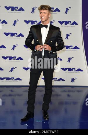 Nate Garner arrives at the MTV Video Music Awards at The Forum on