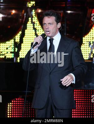 Luis Miguel - Hollywood Star Walk - Los Angeles Times