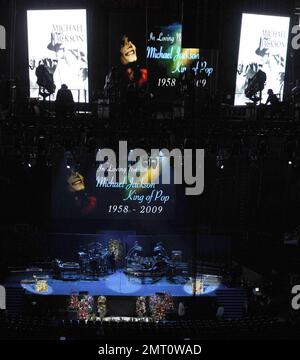 Michael Jackson's Memorial Service drew thousands of fans, mourners and loved ones and was two hours of speeches and songs held at the Staples Center.  Family and friends gathered onstage to speak and sing.  Family members included mother Katherine and father Joe, brothers Marlon, Jermaine and Tito, sisters Janet and Latoya, and Michael's children Prince Michael Jr., daughter, Paris Michael Katherine, and son Prince Michael II.  Amongst those that spoke and performed included Mariah Carey and Trey Lorenz, Queen Latifah,  John Mayer, Lionel Richie, Kobe Bryant, Magic Johnson, Stevie Wonder, Mic Stock Photo