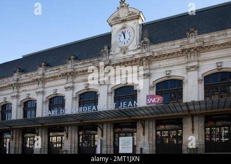 Bordeaux , Aquitaine  France - 30 01 2023 : SNCF logo text and sign brand on bordeaux station wall facade clock National society of French railway com Stock Photo