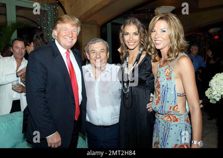 EXCLUSIVE!! Donald Trump, Sol Kerzner, Dayana Mendoza and Heather Kerzner at a private party at the Coronation Ball after the Miss Universe pageant at Atlantis on Paradise Island in the Bahamas. 8/23/09. Stock Photo