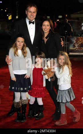 PETER JONES & FAMILY THE CHRONICLES OF NARNIA - THE VOYAGE OF THE DAWN ...