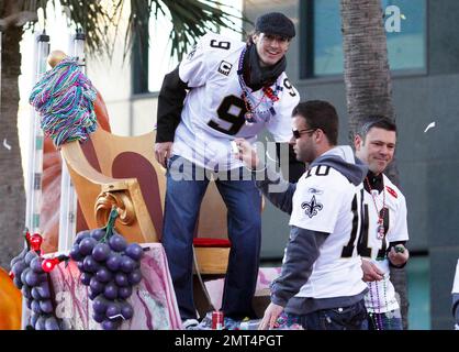 Reggie Bush celebrates with his New Orleans Saints teammates during the  team's victory parade after their Super Bowl win, New Orleans, LA, 2/9/10  Stock Photo - Alamy