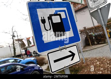 Garching, Deutschland. 30th Jan, 2023. Parking signs for cars indicate ...