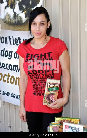 Octomom Nadya Suleman unveils new PETA campaign Stock Photo