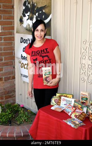 Octomom Nadya Suleman unveils new PETA campaign Stock Photo