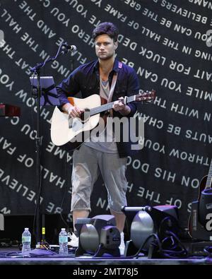 Singer/songwriter Jamie Scott opens for ‘The Script’ and ‘OneRepublic’ at the Cruzan Amphitheatre in West Palm Beach, FL. August 17, 2014. Stock Photo