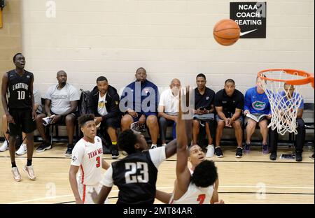 Nike 2017 hotsell peach jam