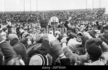 Running Back Travis Williams of the Green Bay Packers carries the