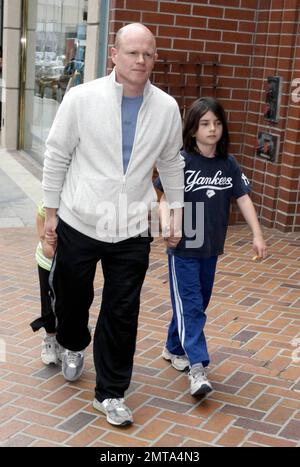 'ER' star Paul McCrane takes a stroll with his children in Beverly Hills, CA. 4/24/09. Stock Photo