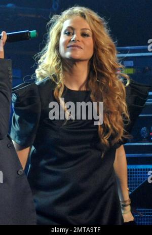 Pregnant Mexican pop star Paulina Rubio, 39, rocked it out live on