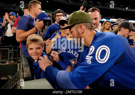 Toronto blue jays jersey hot sale calgary