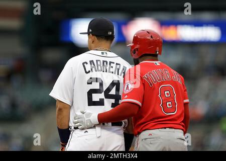 Miguel Cabrera is playing his last series in Minnesota and the Twins  honored him with a hockey stick, fishing pole, and tackle box : r/baseball