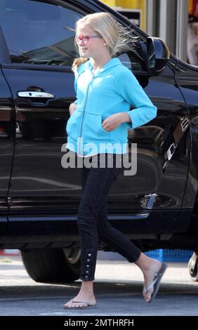 EXCLUSIVE!! Actor Ryan Phillippe takes his darling daughter Ava shopping at Aah's! in West Hollywood. Ava is the spitting image of her mother Reese Witherspoon. Los Angeles, CA. 05/22/11. Stock Photo